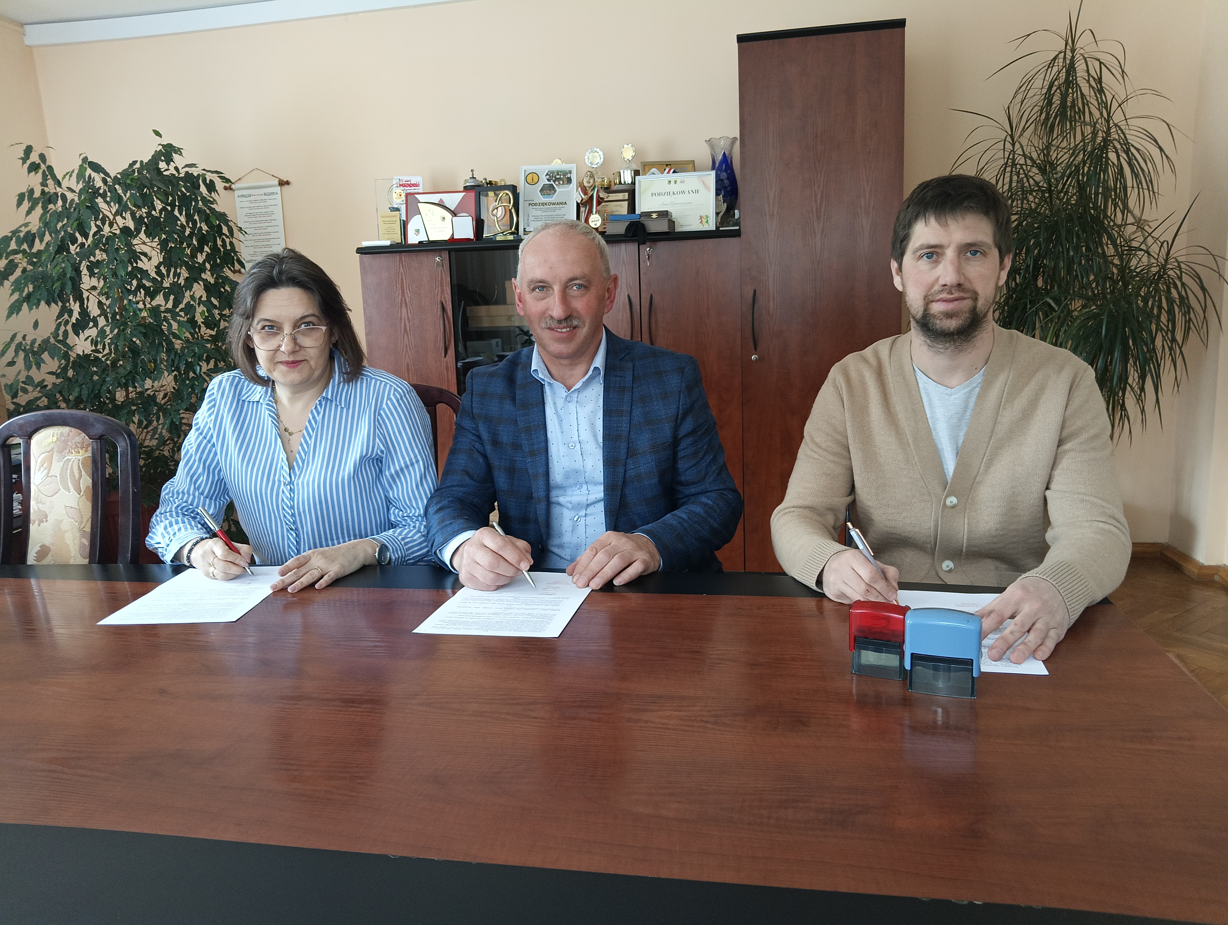 podpisanie Wilkow Dino